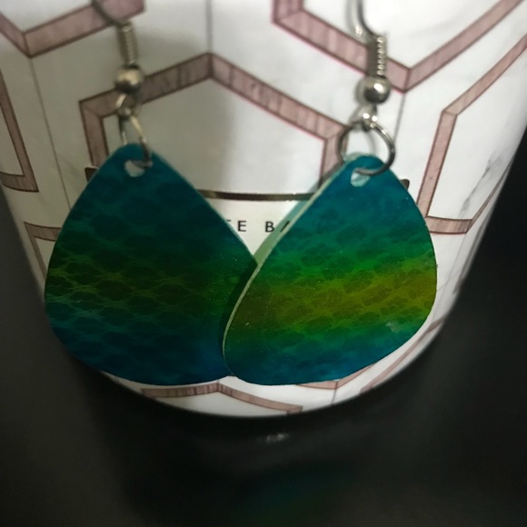 Dangling earrings - Picture 6 of 6